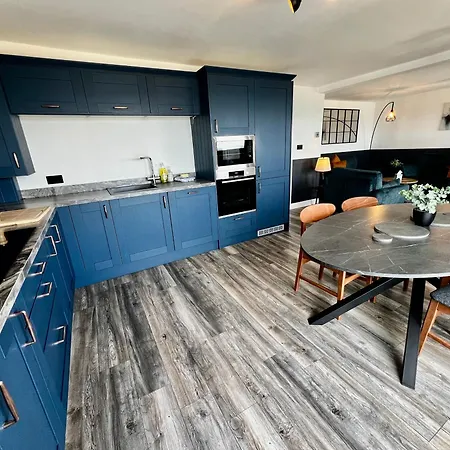 Апартаменты Penthouse North Sea Front