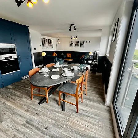 Penthouse North Sea Front